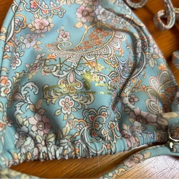 Skatie bikini set 🩵🌸 - Picture 3 of 4